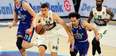 Anadolu Efes'ten Panathinaikos'a 20 sayı fark!