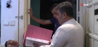 Annesine gitmek istemeyen &ccedil;ocuğun &ccedil;ığlıkları sokağı inletti