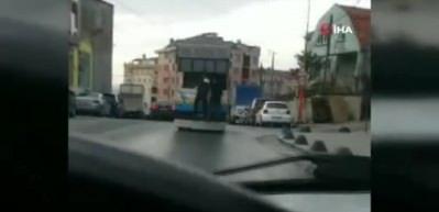 Arnavutk&ouml;y&rsquo;de tehlikeli yolculuk kamerada