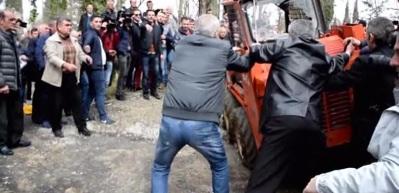  Arnavutluk'ta olaylı protesto