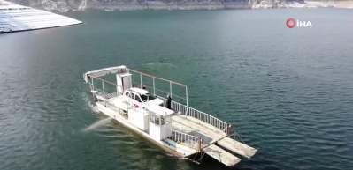  Aşı ekipleri komando gibi: Kar ve baraj onlara engel olamadı