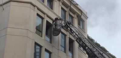 Ataşehir'de 6 katlı binada yangın paniği