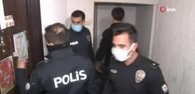 Ataşehir'de kısıtlamada a&ccedil;ık olan eğlence mekanına baskın kamerada!