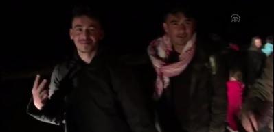 Avrupa'ya gitmek isteyen d&uuml;zensiz g&ouml;&ccedil;menler sahillere gelmeye başladı