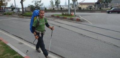 Avusturya'dan Mekke'ye y&uuml;r&uuml;yerek gidiyor