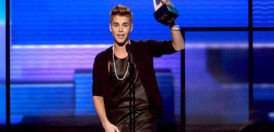 Justin Bieber 'Yılın Sanat&ccedil;ısı' oldu