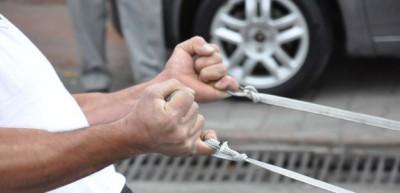 Ser&ccedil;e parmağıyla 6 tonluk 2 cipi &ccedil;ekti