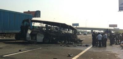 6 kişi otob&uuml;s&uuml;n i&ccedil;inde b&ouml;yle yandı!