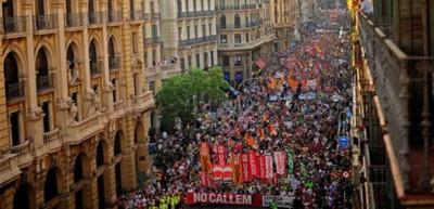 İspanya ekonomik kesintileri protesto ediyor