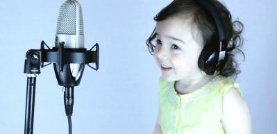 Baba kızdan m&uuml;thiş d&uuml;et!