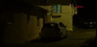 Baba, oğlu ile birlikte eve d&ouml;nmeyen kızı ve sevgilisini &ouml;ld&uuml;rd&uuml;