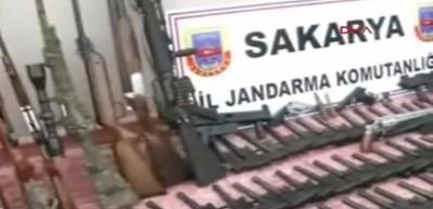  Baba oğulun evinde cephanelik &ccedil;ıktı
