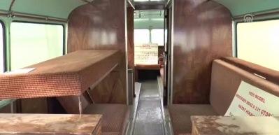 Baba yadigarı karavana g&ouml;z&uuml; gibi bakıyor