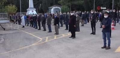 Babasının ölüm haberini paylaştıktan sonra hayatını kaybetti