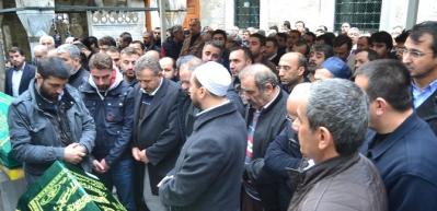 Babasının son &ouml;p&uuml;c&uuml;ğ&uuml;yle uğurlandı