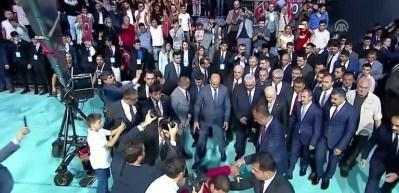 Bah&ccedil;eli &ccedil;ok kızdı: Şerefsizce iddia etsinler...