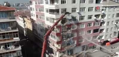 Bah&ccedil;elievler&rsquo;de ağır hasarlı binaların yıkımı havadan g&ouml;r&uuml;nt&uuml;lendi
