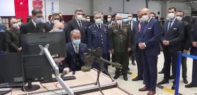 Bakan Akar tek atışta vurdu!