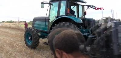 Bakan test etti! İşte yerli elektrikli trakt&ouml;r