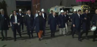 Bakan Zehra Z&uuml;mr&uuml;t Sel&ccedil;uk ve Mustafa Varank iş&ccedil;ilerle sahur yaptı