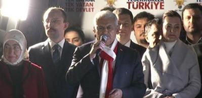 Başbakan Yıldırım'dan balkon konuşması