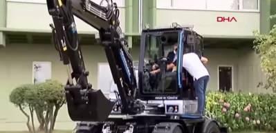 Başkan Erdoğan Yerli iş makinesini b&ouml;yle test etti!