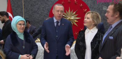 Başkan Erdoğan'a ünlülerden doğum günü sürprizi