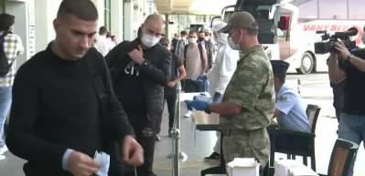 Başkente yeni celplerle gelen erler sıkı sağlık kontrolleriyle birliklerine alınıyor