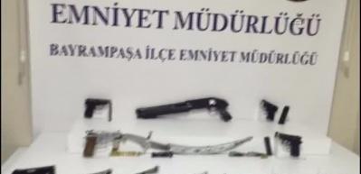 Bayrampaşa ve Fatih'te &ccedil;ok sayıda silah ele ge&ccedil;irildi