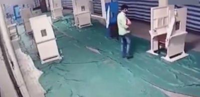 Bebeğini terk etmeden &ouml;nce b&ouml;yle &ouml;pt&uuml;
