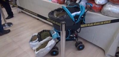 Bebek arabaları ile taşımışlar...13 g&ouml;zaltı!