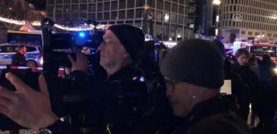 Berlin'de TIR noel pazarına daldı! 9 &ouml;l&uuml; 50 yaralı
