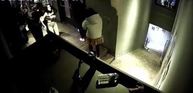 Beşiktaş'ta eğlence mekanında kadınlara dayak kamerada!