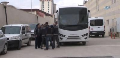Beyoğlu'nda polis m&uuml;dahalesi! G&ouml;zaltılar var