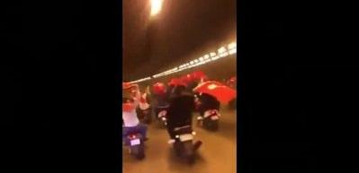 Beyrut caddelerinde T&uuml;rk Bayraklı konvoy!