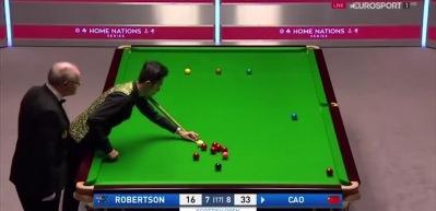 Bilardo tarihinin en tuhaf atışı!