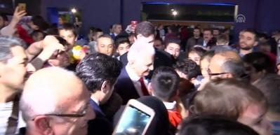 Binali Yıldırım'a Yenikapı'da yoğun ilgi!