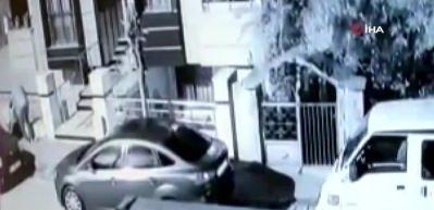 Bir dakikada 30 bin TL&rsquo;lik motosikleti &ccedil;aldılar: O anlar kameraya saniye saniye yansıdı