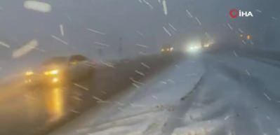 Bolu Dağı&rsquo;nda yoğun kar yağışı! 40 santimetreye kadar ulaştı