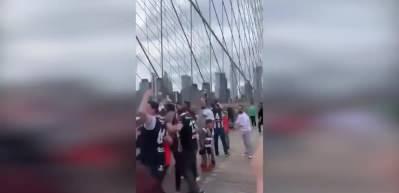 Brooklyn K&ouml;pr&uuml;s&uuml;'nde Beşiktaş şampiyonluğu sevinci! 