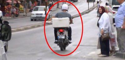 Bu moto kuryeyi g&ouml;renler 