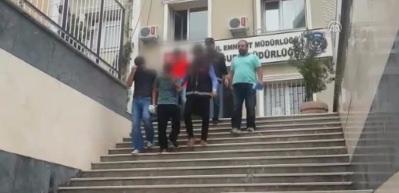&Ccedil;aldıkları otomobille gezerken yakalandılar
