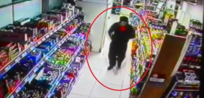 &Ccedil;alıştığı marketin başka bir şubesini soydu