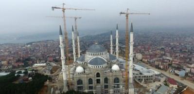 &Ccedil;amlıca Camii ta&ccedil;landırıldı