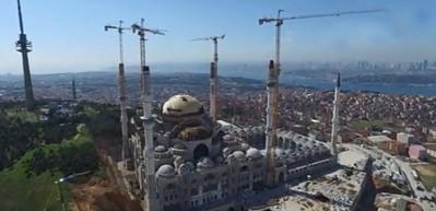  &Ccedil;amlıca Camisi'nde dev kubbenin &uuml;zeri kapandı