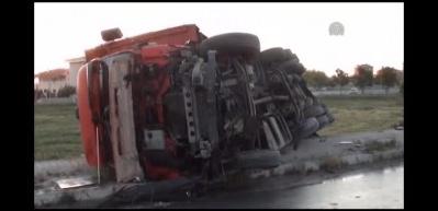 Cenaze yolunda trafik kazası: 6 &ouml;l&uuml;, 1 yaralı