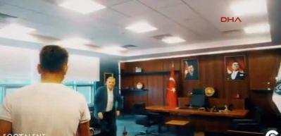 Cengiz &Uuml;nder herşeyi A'dan Z'ye kaleme aldı
