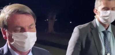 Belirtiler baş g&ouml;sterdi! Ciddiye almadığı koronavir&uuml;s Bolsonaro'yu vurdu