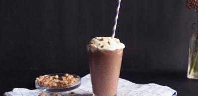 &Ccedil;ikolatalı ve muzlu milkshake tarifi