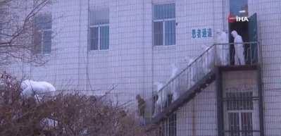 &Ccedil;in&rsquo;de salgından &ouml;lenlerin sayısı 2 bini ge&ccedil;ti